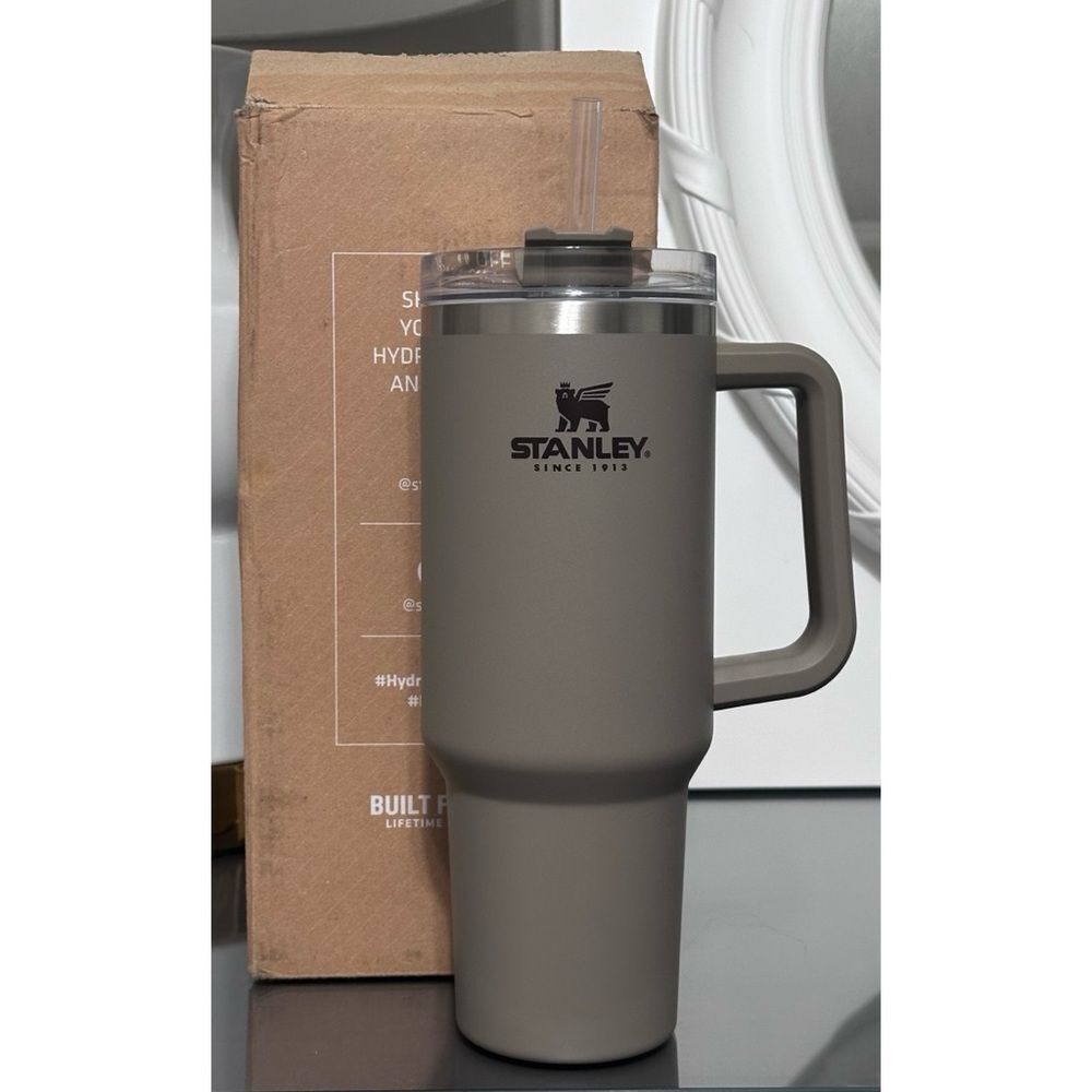 Stanley Adventure Quencher 40oz Tumbler- SILT‎